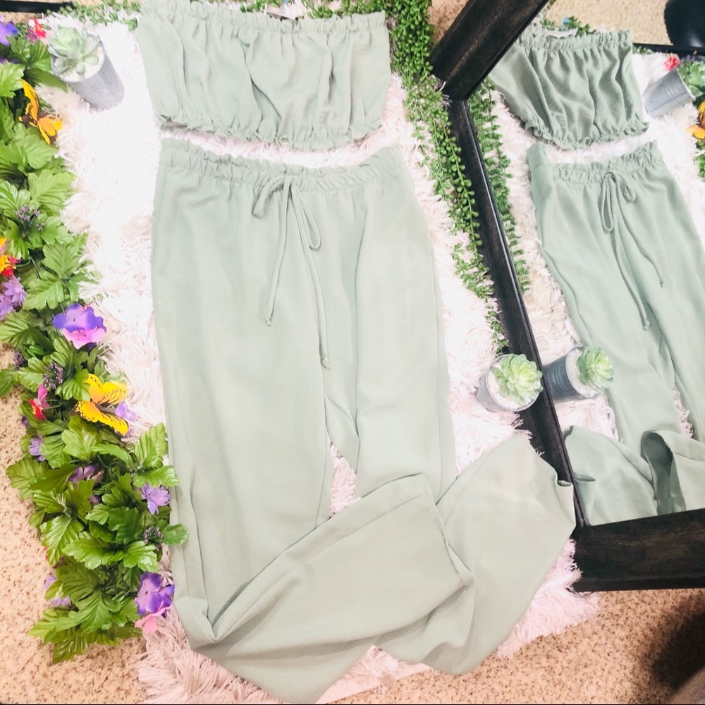 \| NWT Mabel Crop Top & Pants Set